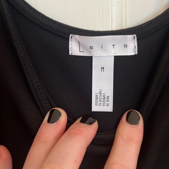 NWT Simple scoop-neck black midi dress - Picture 3 of 4